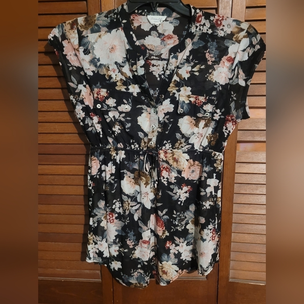 Siren Lily Black and Cream Floral Maternity Blouse Sz Small Sheer
